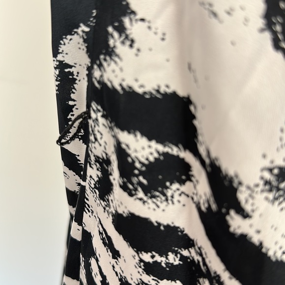 NEW In Wear Sinori Lightweight Dress Size 8 Medium Black & Beige Print $129 BNWT - Picture 10 of 14